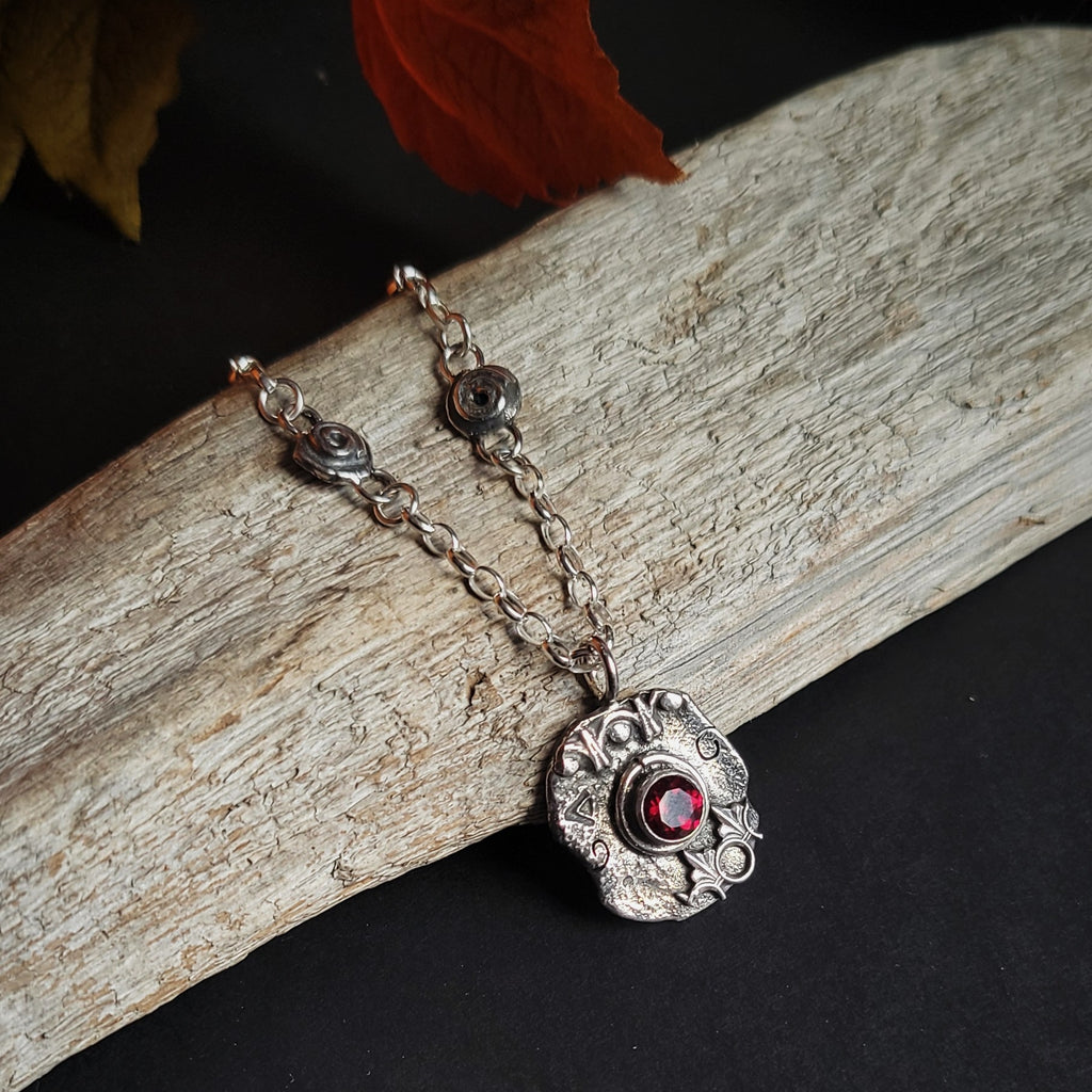 Midnight hour Pendant